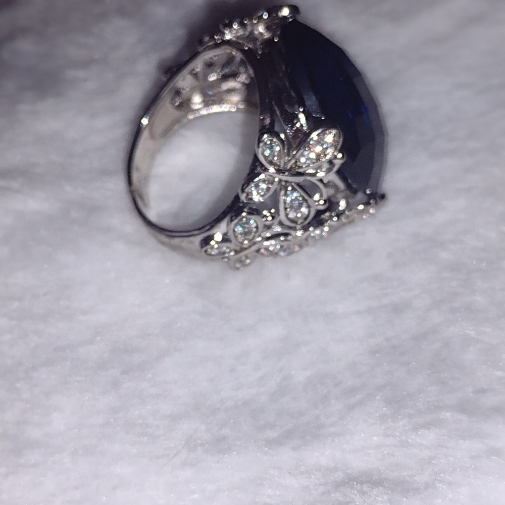 Ring - Picture 6 of 7